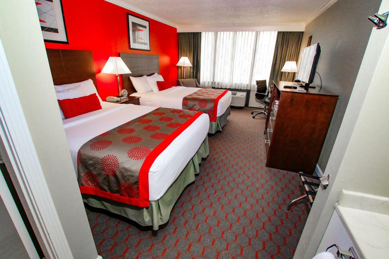 فندق لويستونفي  فندق وكونفرنس سنتر رامادا باي ويندام لويزتون المظهر الخارجي الصورة